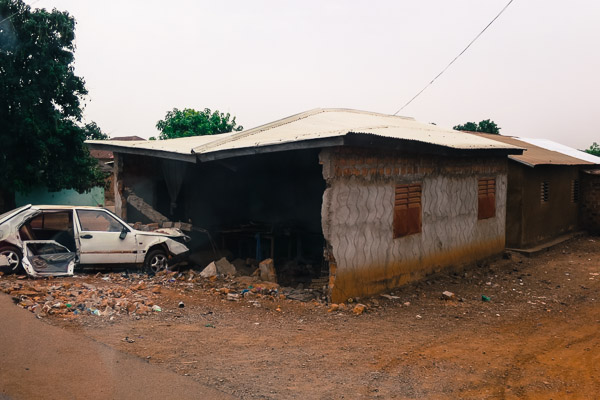 Car crashed into a house in the outskirts of Kankan, Guinea